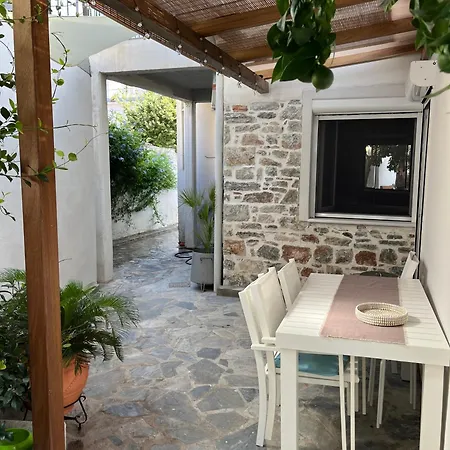 Maria's Jasmine Apartament *